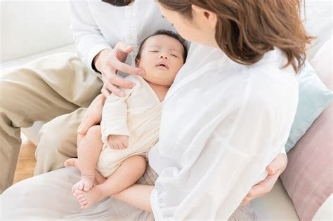 授乳 貧乳|【助産師監修】母乳の正しいあげ方は？ 新生児への。